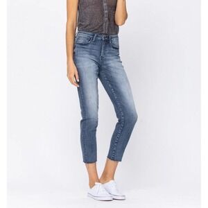 Judy Blue High Waisted Raw Hem‎ Relaxed Fit Cropped Denim, Size 7/28